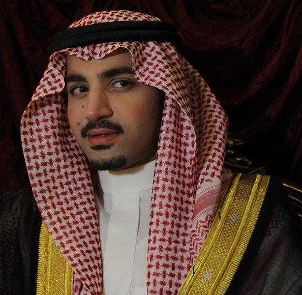 الأمير طلال بن سلطان ينفي صحة خبر كونه شخصية وهمية