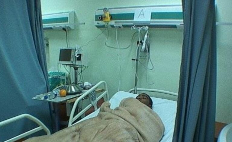 توقف ممرضات في مستشفى بالأحساء احتجاجًا على تمريض الرجال دون وجود زملاء رجال