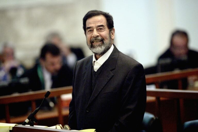 ذكرى إعدام صدام حسين الـ 7 .. صور الرئيس العراقي من المهد إلى اللحد
