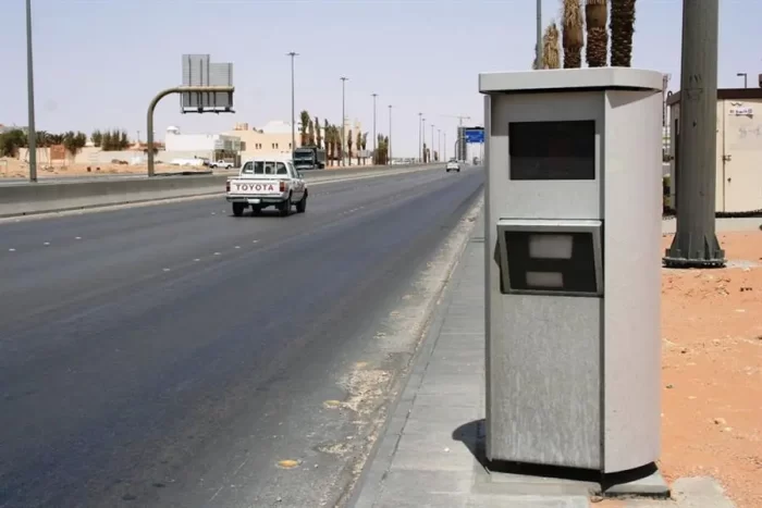 بيع جهاز إخفاء اللوحات للهرب من رصد مخالفات ساهر.. والكشف عن سعره