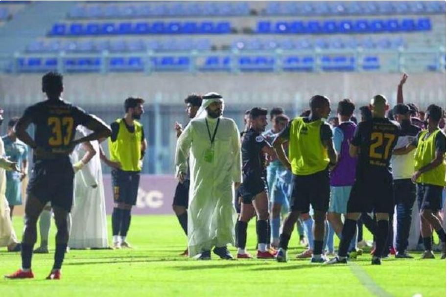 معاقبة الشيخ فهد طلال الفهد بعد سحب فريقه أثناء مباراة في الدوري الكويتي