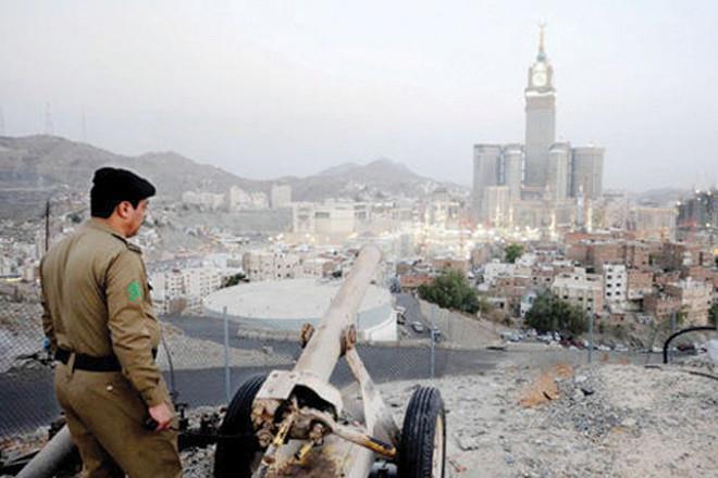 بالفيديو: المدفع الرمضاني.. ما أول مدينة أطلق منها وما مواقع إطلاقه بالرياض ومكة والمدينة؟