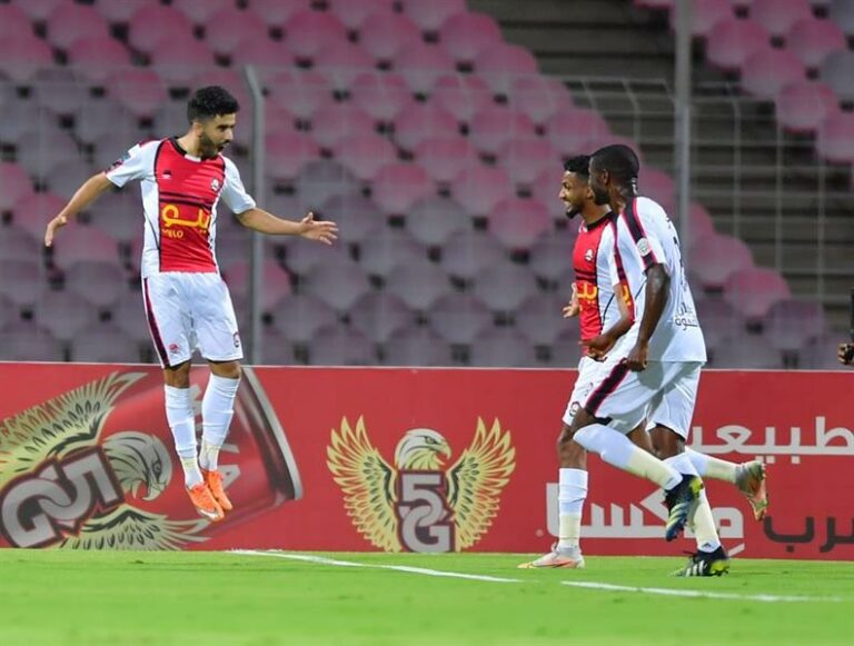 بالفيديو: الأهلي يواصل نزيف النقاط ويخسر من الرائد بثلاثية
