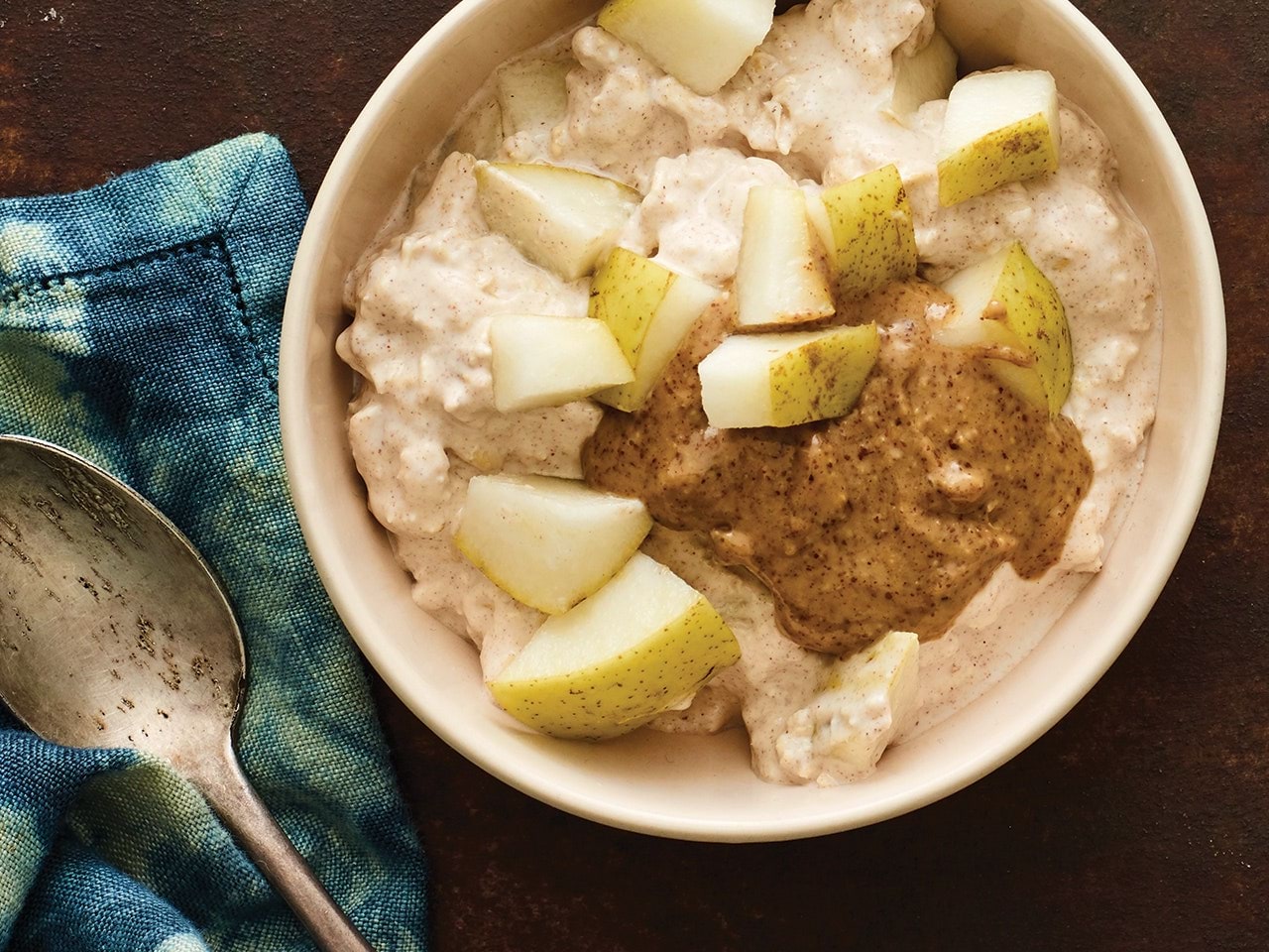 pear almond overnight oats - نبض الخليج