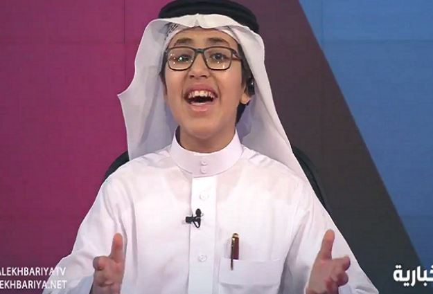 شاهد الإعلامي الغنمي يترك حلقة برنامجه الراصد ويُديرها طفل بدلا منه