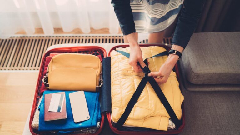 الصحة تقدم 6 نصائح للمسافرين بشأن تجهيز حقائب السفر