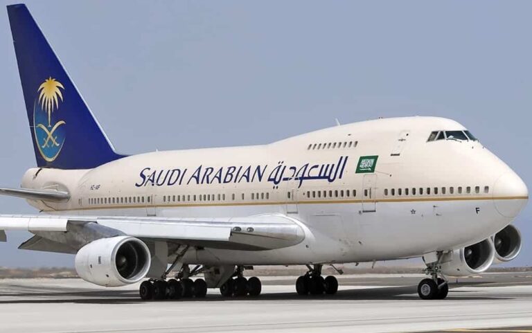 صندوق الاستثمارات العامة يفاوض للاستحواذ على الخطوط السعودية