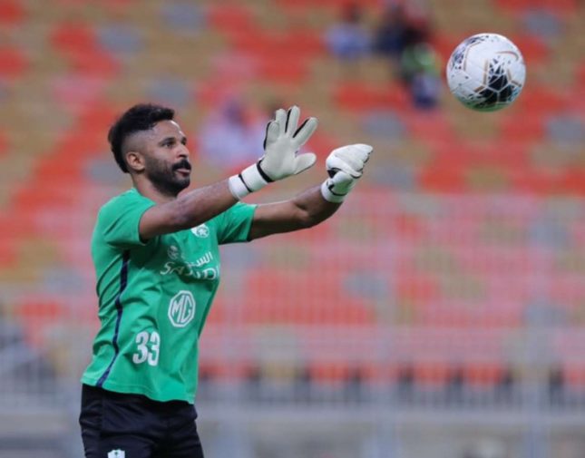 بعد رحيل العويس إلى الهلال.. الصدمات تتوالى على الأهلي!