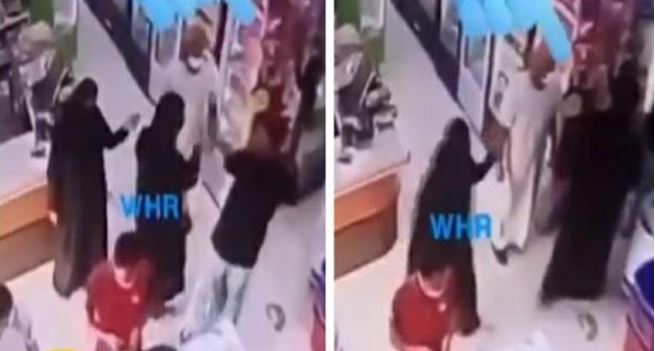 شاهد كيف تعاملت امرأة مع شاب تحرش بفتاة داخل أحد المتاجر