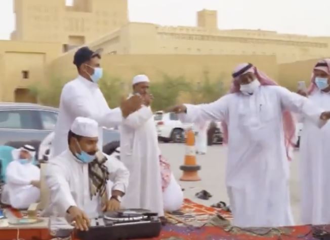 تعود بك 50 عامًا إلى الوراء.. شاهد جولة داخل سوق الزل القديم في الرياض بعد تحوله إلى مزار سياحي