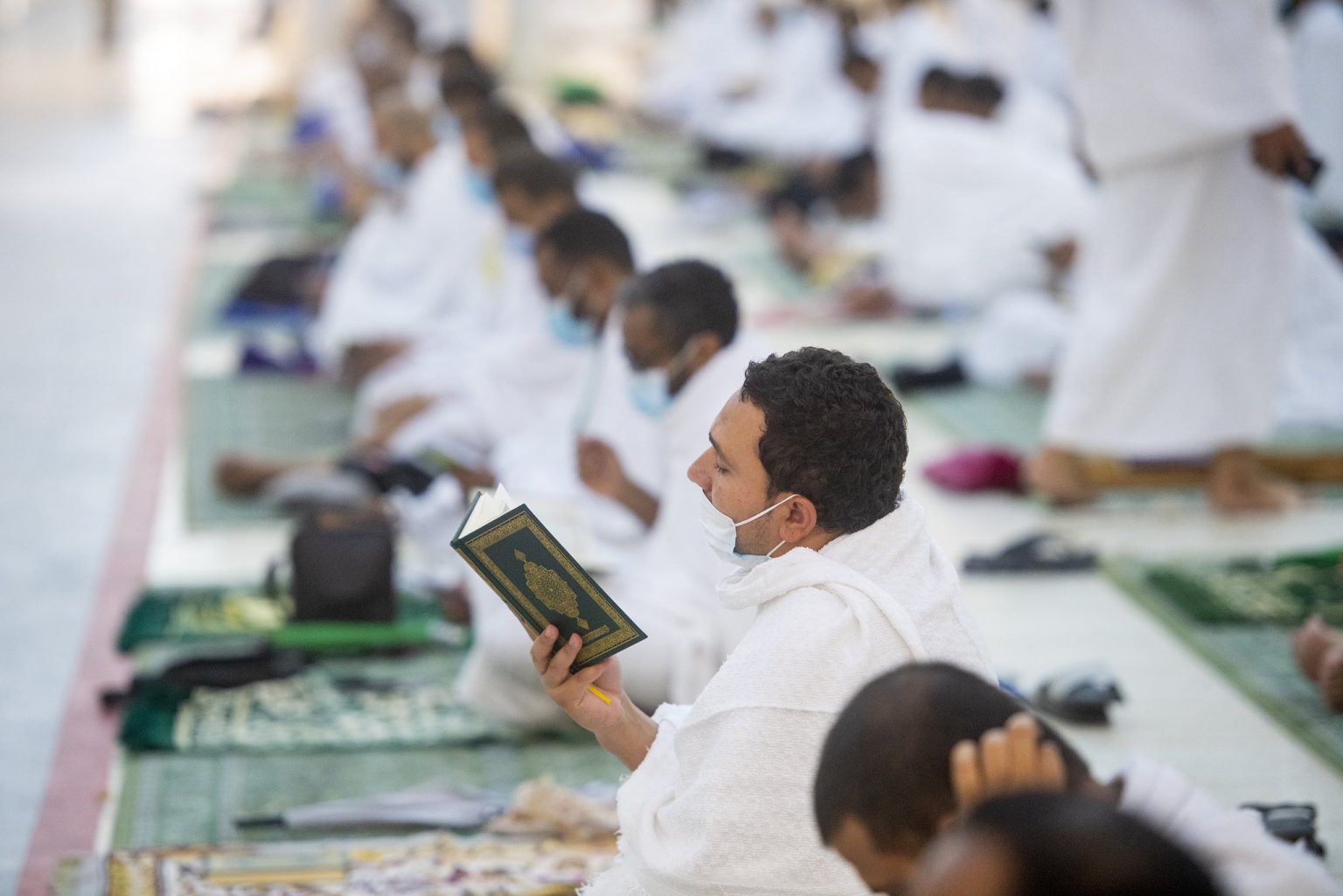 شاهد الحجاج يتوجهون إلى مسجد نمرة لتأدية صلاتي الظهر والعصر جمعًا E6pfkmcXsAIcTYf 1536x1025 1 - شاهد الحجاج يتوجهون إلى مسجد نمرة لتأدية صلاتي الظهر والعصر جمعًا