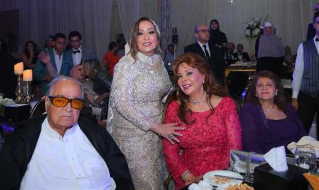 شاهد فنانة مصرية شهيرة تثير الجدل برسالة غير متوقعة لزوجها الراحل صالح كامل.. وتفاجئ جمهورها بهذا الأمر