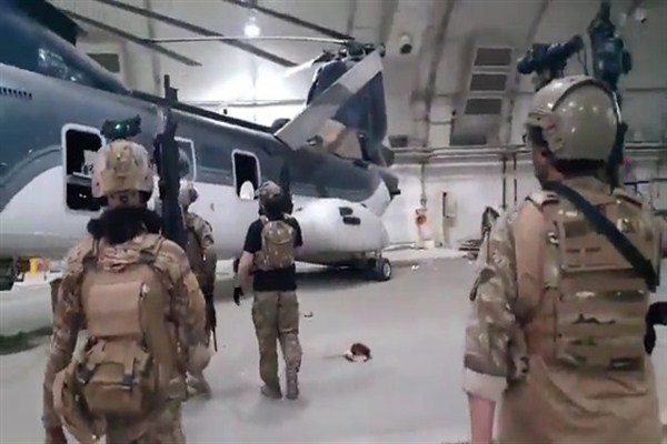 شاهد استيلاء طالبان على طائرات عسكرية عملاقة.. وبعد تفقدها كانت المفاجأة