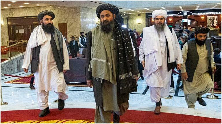 عبدالغني برادر يلتقي مع القادة والسياسيين الجهاديين في كابل.. لهذا السبب