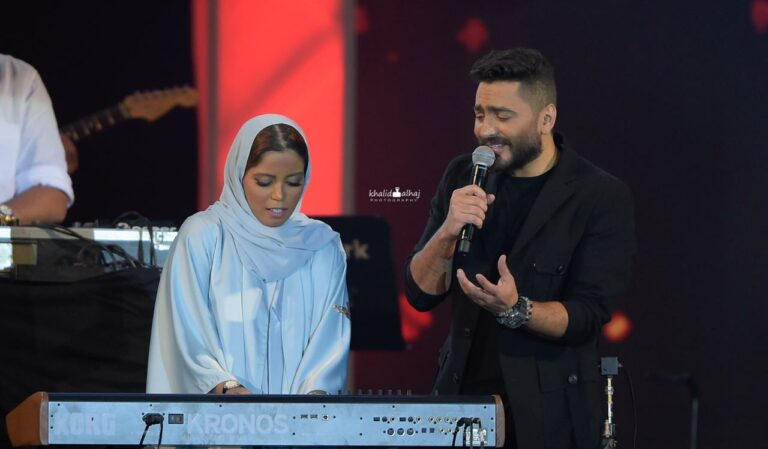 بالفيديو: ميان أكرم تشعل حفل تامر حسني بالعزف على الأورج