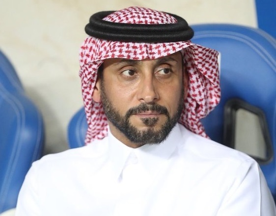 شاهد سامي الجابر يتلقى هدية من ريال مدريد والكشف عن السبب