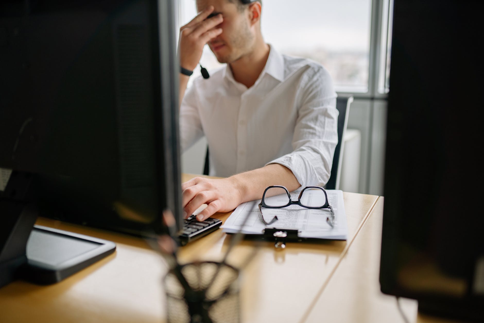 بدل الترحيل في نظام العمل للموظفين المدنيين والعسكريين