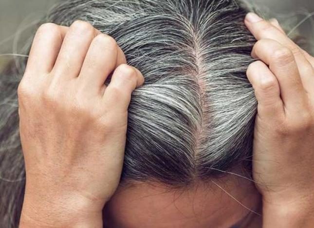 نقص هذا الفيتامين يؤدي إلى ظهور الشيب المبكر قبل الأوان