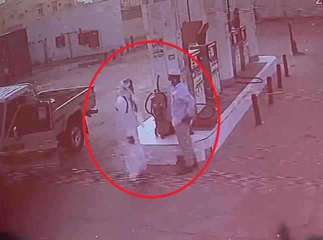 بيان أمني بشأن مواطن ظهر في فيديو يطلق النار على عامل محطة في وادي الدواسر.. والكشف عن حالة الأخير