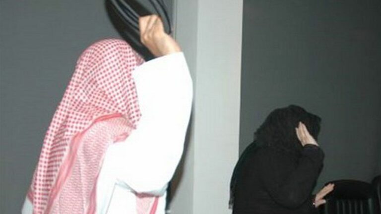 بعد انتشار قصتها بمواقع التواصل.. العنف الأسري يباشر حالة فتاة تعرضت للتعنيف من أسرتها