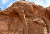 كيف تفوّقت إبل الجوف الصخرية على أهرام مصر وأحجار بريطانيا؟