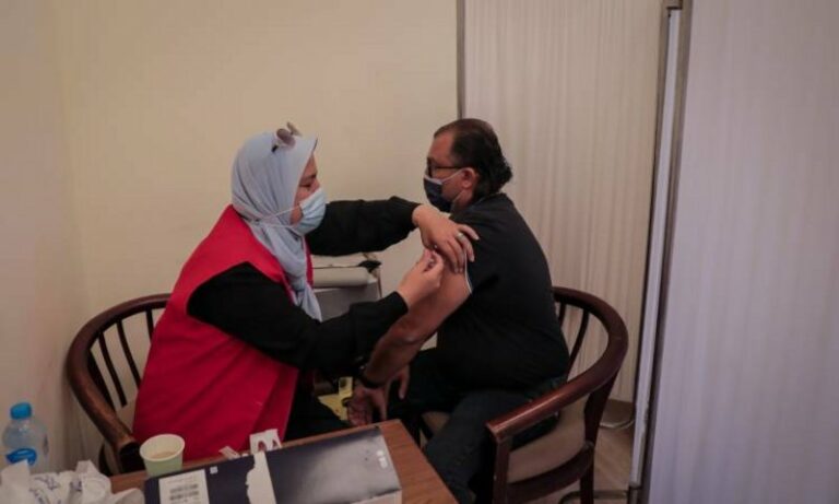 وسط تفشي للموجة الـ4.. مصر تتيح التطعيم ضد كورونا فورياً