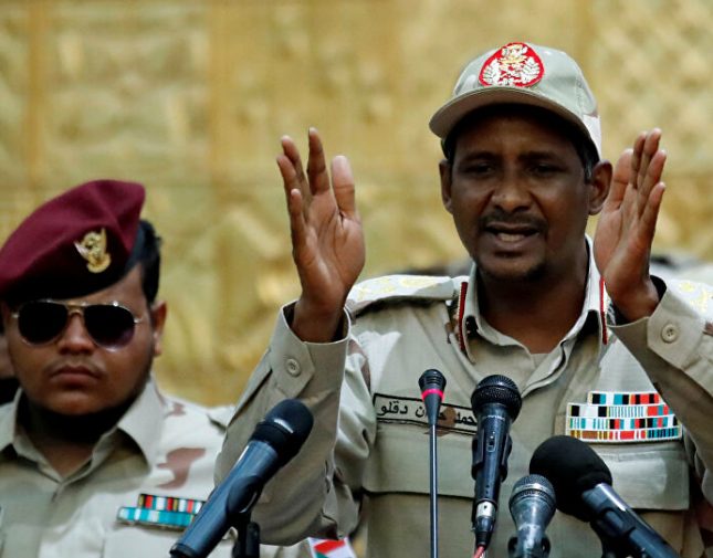 تصاعد خلاف العسكريين والمدنيين في السودان.. وحميدتي: ما بنقعد على ترابيزة واحدة