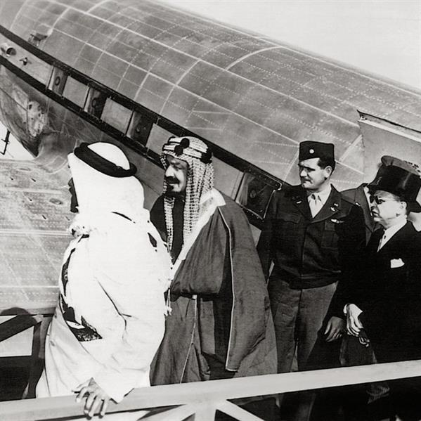 الخطوط السعودية تسيّر رحلة خاصة إحياءً لذكرى أول رحلة للملك المؤسس بالطائرة