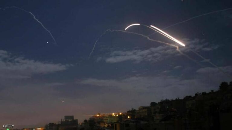 الدفاعات الجوية السورية تتصدى لأهداف معادية جنوبي تدمر