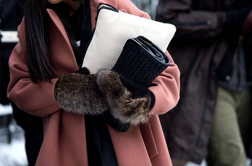 أخطاء تجنبيها عند اختيار ملابسك الشتوية how to dress for winter 273545 1543287902392 image.500x0c - أخطاء تجنبيها عند اختيار ملابسك الشتوية