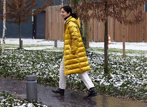 أخطاء تجنبيها عند اختيار ملابسك الشتوية how to dress for winter 273545 1543287902621 image.500x0c - أخطاء تجنبيها عند اختيار ملابسك الشتوية