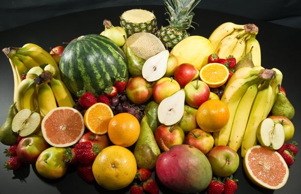 عالمان يفجران مفاجأة صادمة بشأن فاكهة شهيرة تحتوي على عنصر مشع خطير على الصحة