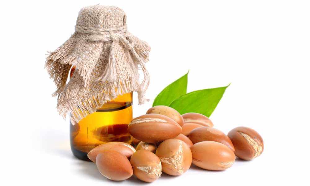 زيت الأرغان .. كيف تستفيد البشرة منه؟ وأهم النصائح لتجنب أضراره