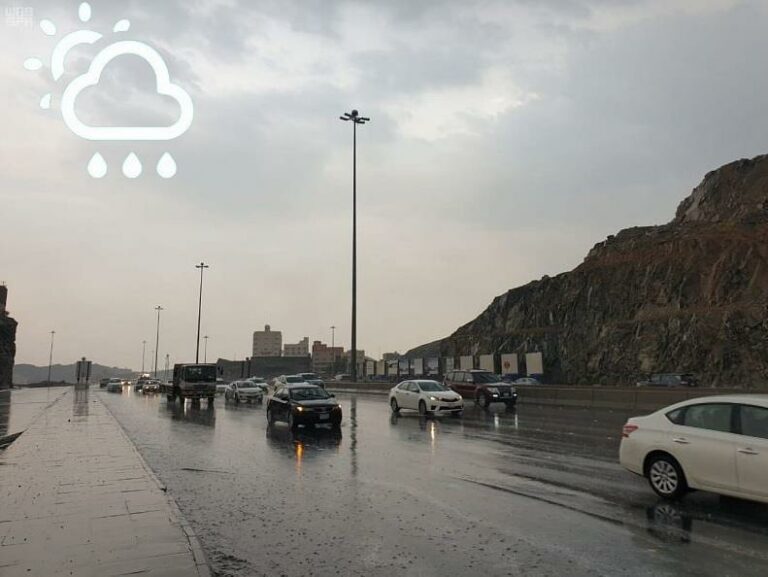 الأرصاد: استمرار هطول الأمطار على معظم مناطق المملكة.. ودرجات الحرارة قد تصل للصفر نهاية الأسبوع المقبل -فيديو