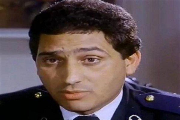أشهر ضابط في السينما المصرية يفتح كُشك بقالة في محافظته.. شاهدوا كيف أصبح شكله الآن