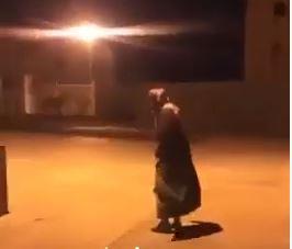 فيديو متداول.. مُسن اعتاد الخروج فجرًا وحث الناس على الصلاة يلقى تفاعلًا كبيرًا