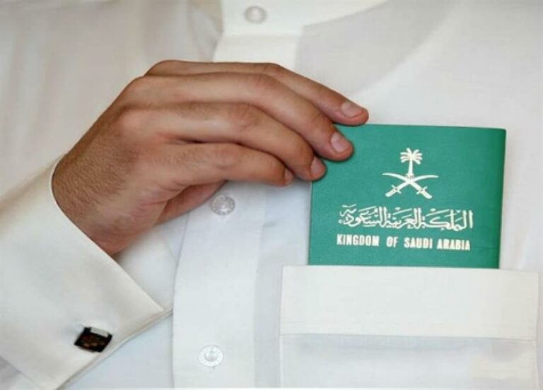 سرقت سيارته وبها جواز السفر.. مواطن يسأل كيف يستخرج بدل فاقد؟ والجوازات توضح