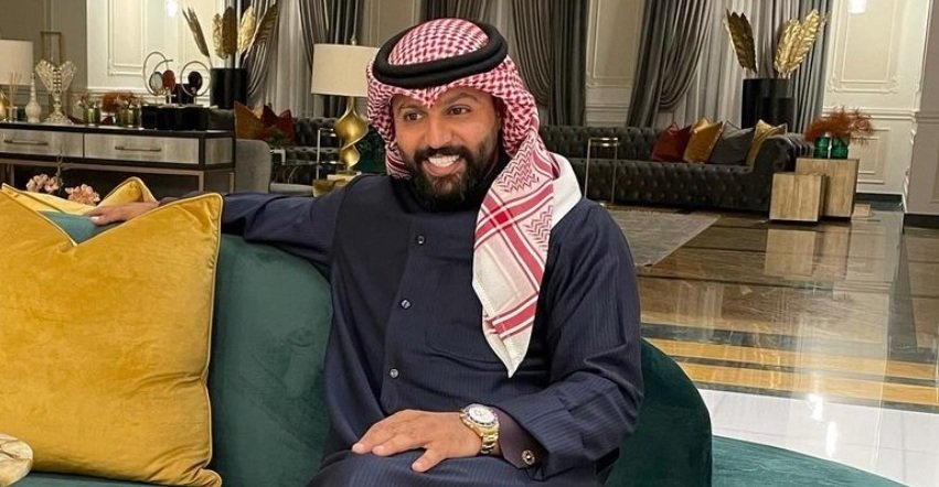 شاهد يعقوب بوشهري يشتري لوحتين من الرياض بـ100 ألف ريال ويثير الجدل