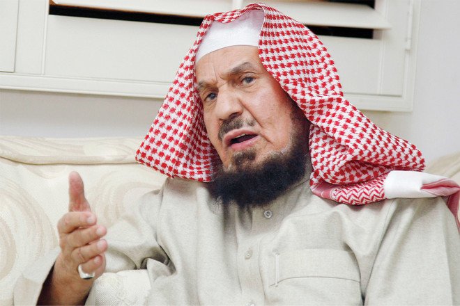 بالفيديو: الشيخ عبدالله المنيع يوجه بكيفية التخلص من الحيوانات المؤذية