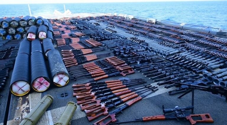 تقرير سري لمجلس الأمن: ميناء جاسك الإيراني مصدر الأسلحة المهرَّبة للحوثيين