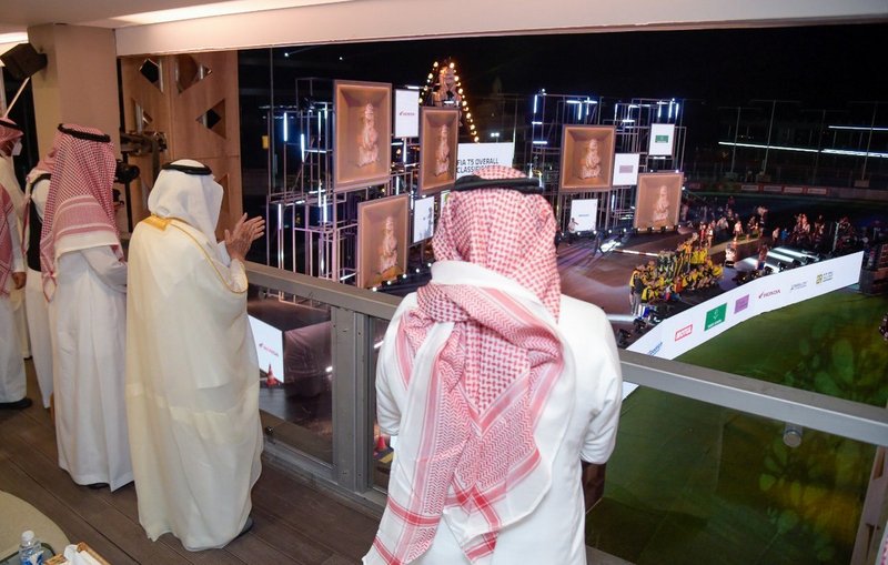أول سعودي يصعد منصة رالي داكار