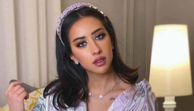 شاهد شبيهة فرح الهادي تثير الجدل بآخر ظهور لها‎