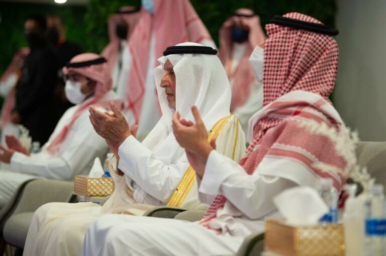 أمير منطقة مكة المكرمة يشهد ختام رالي داكار السعودية 2022-صور