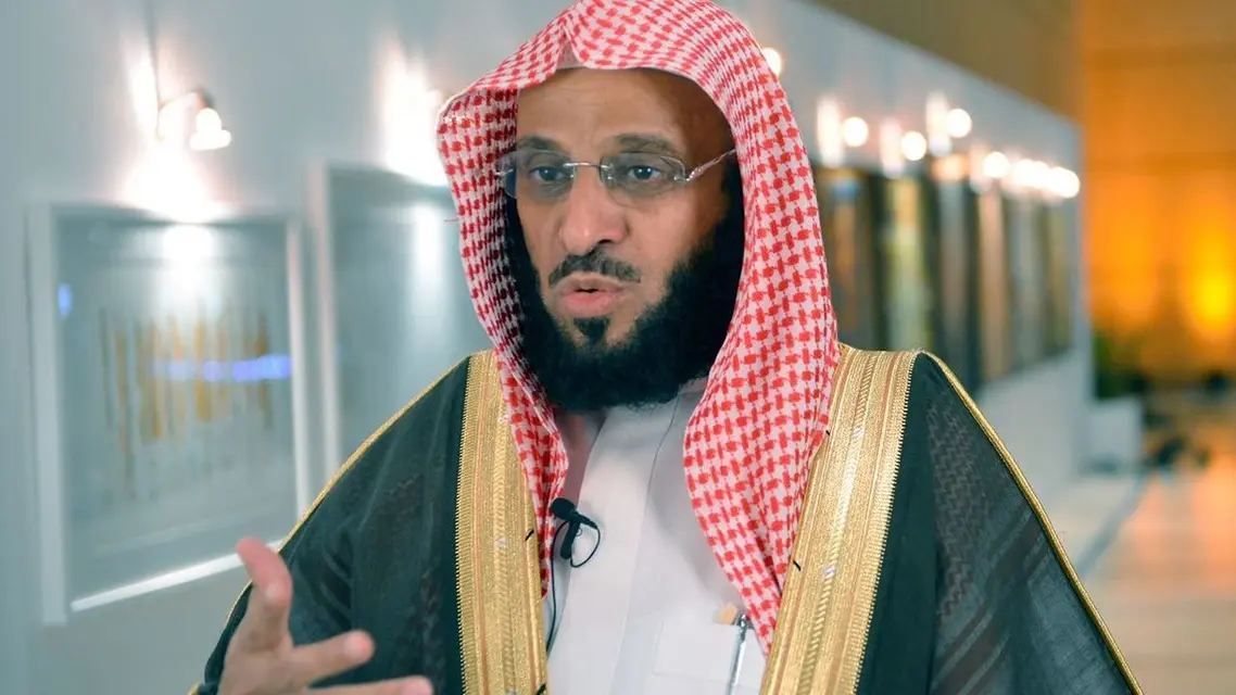 عائض القرني يغرد بفيديو قديم للملك سلمان ويربطه بولي العهد