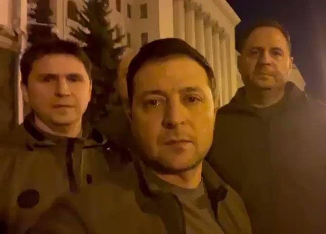 شاهد الرئيس الأوكراني من شوارع كييف: نحن هنا للدفاع عن بلادنا