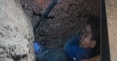 انهيار جزئي للتربة المحيطة وتدخل الدرك الملكي.. آخر تطورات عملية إنقاذ  الطفل المغربي ريان-فيديو
