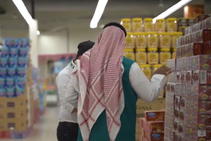 ​تزامناً مع موسم العمرة.. جولة للتجارة في مكة والمدينة والكشف عن السبب -فيديو