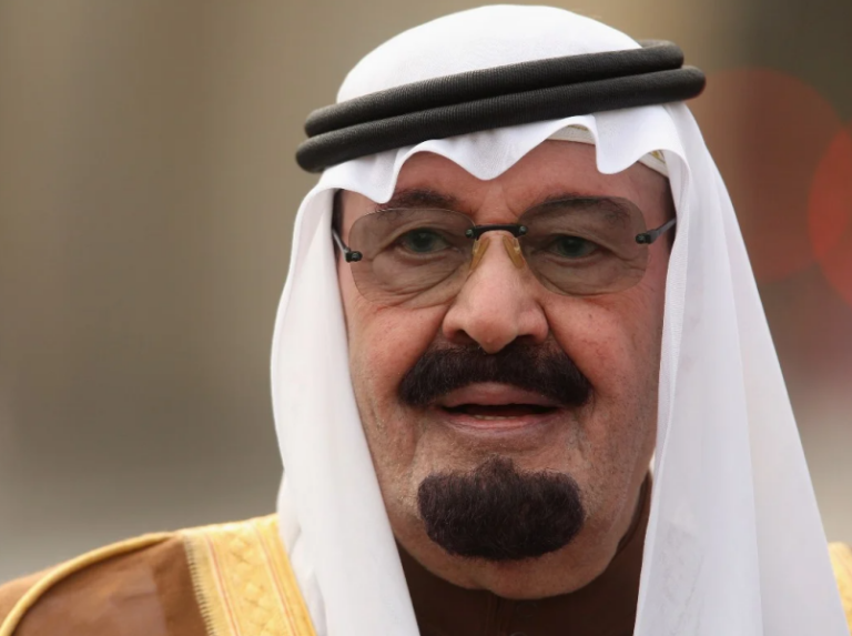 السويل يروي رد فعل الملك عبدالله حينما عرض عليه مشروع إدخال الإنترنت للمملكة -فيديو