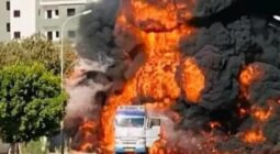 فيديو مرعب.. سائقٌ يقود شاحنةً مشتعلة في شوارع بنغازي وينقذ السكان من كارثة