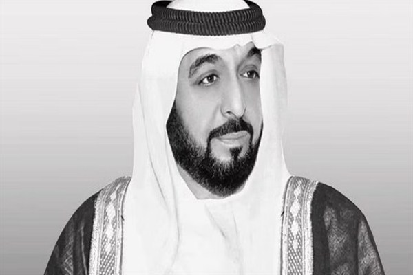 تويتر يتَّشح بالسواد.. كيف نعى السعوديون رئيس دولة الإمارات الراحل؟